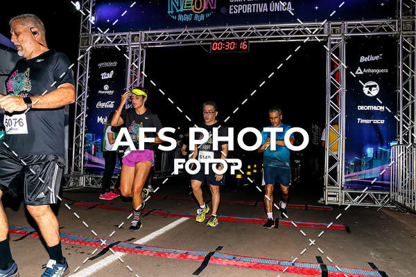 Buy your photos of the eventNeon Night Run 2019 - Brasilia on Fotop