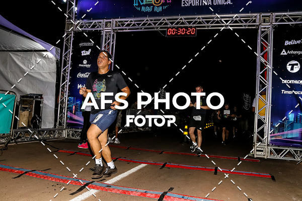 Buy your photos of the eventNeon Night Run 2019 - Brasilia on Fotop