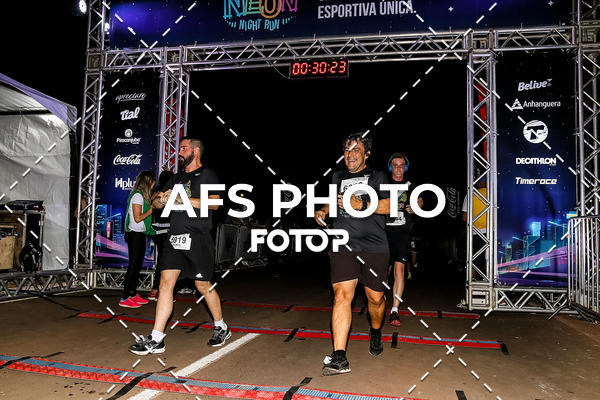 Buy your photos of the eventNeon Night Run 2019 - Brasilia on Fotop