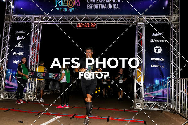 Buy your photos of the eventNeon Night Run 2019 - Brasilia on Fotop