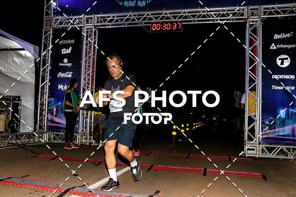 Buy your photos of the eventNeon Night Run 2019 - Brasilia on Fotop