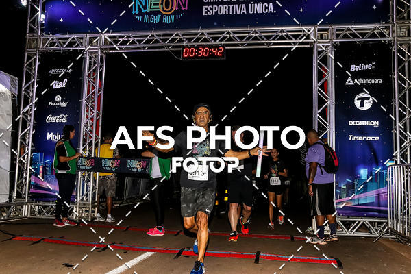 Buy your photos of the eventNeon Night Run 2019 - Brasilia on Fotop