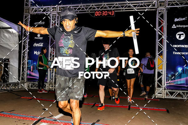 Buy your photos of the eventNeon Night Run 2019 - Brasilia on Fotop