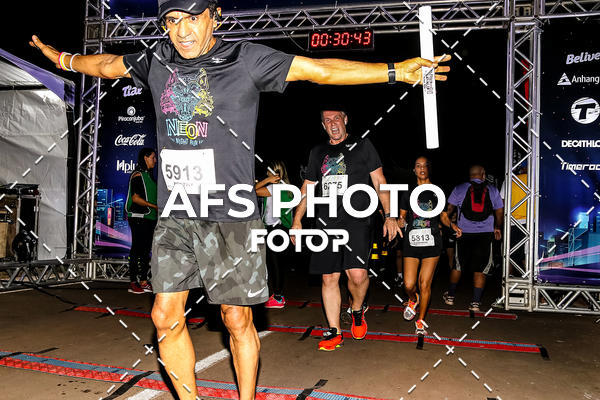 Buy your photos of the eventNeon Night Run 2019 - Brasilia on Fotop