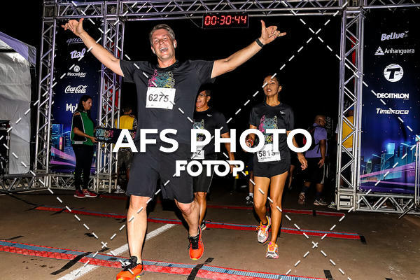 Buy your photos of the eventNeon Night Run 2019 - Brasilia on Fotop