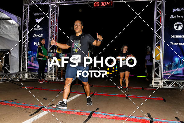 Buy your photos of the eventNeon Night Run 2019 - Brasilia on Fotop