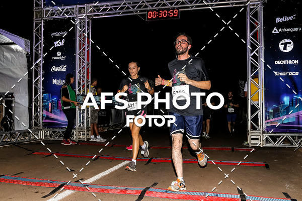 Buy your photos of the eventNeon Night Run 2019 - Brasilia on Fotop
