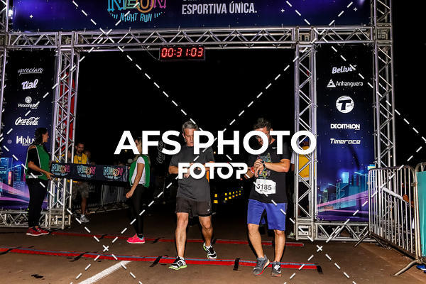 Buy your photos of the eventNeon Night Run 2019 - Brasilia on Fotop