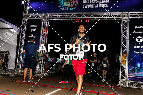 Buy your photos of the eventNeon Night Run 2019 - Brasilia on Fotop