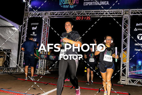 Buy your photos of the eventNeon Night Run 2019 - Brasilia on Fotop