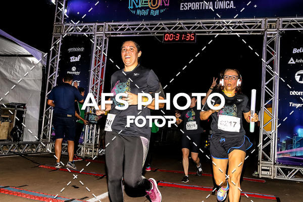 Buy your photos of the eventNeon Night Run 2019 - Brasilia on Fotop