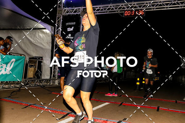 Buy your photos of the eventNeon Night Run 2019 - Brasilia on Fotop