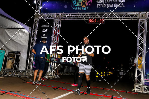 Buy your photos of the eventNeon Night Run 2019 - Brasilia on Fotop