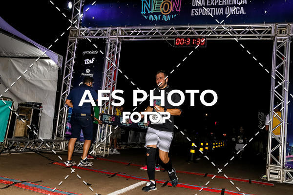 Buy your photos of the eventNeon Night Run 2019 - Brasilia on Fotop