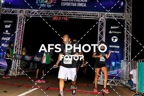 Buy your photos of the eventNeon Night Run 2019 - Brasilia on Fotop