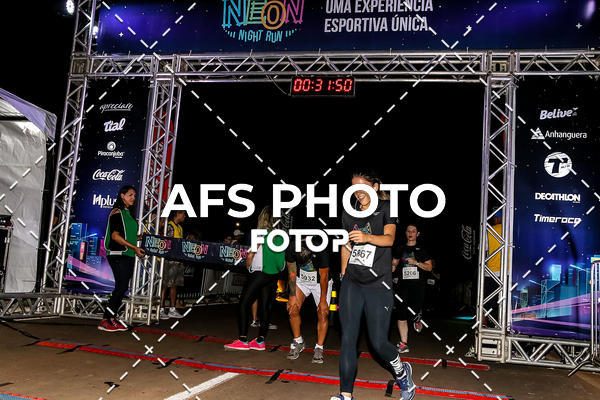 Buy your photos of the eventNeon Night Run 2019 - Brasilia on Fotop