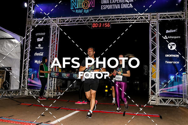 Buy your photos of the eventNeon Night Run 2019 - Brasilia on Fotop