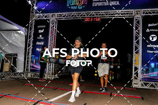 Buy your photos of the eventNeon Night Run 2019 - Brasilia on Fotop