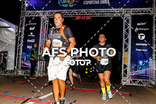 Buy your photos of the eventNeon Night Run 2019 - Brasilia on Fotop