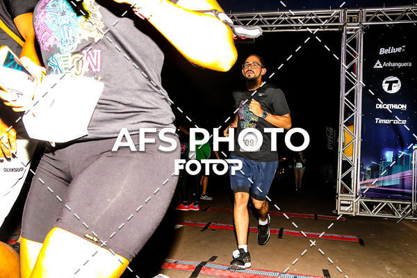Buy your photos of the eventNeon Night Run 2019 - Brasilia on Fotop