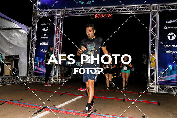 Buy your photos of the eventNeon Night Run 2019 - Brasilia on Fotop