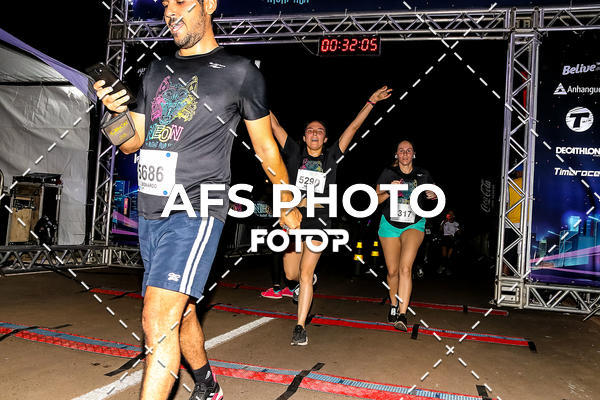 Buy your photos of the eventNeon Night Run 2019 - Brasilia on Fotop