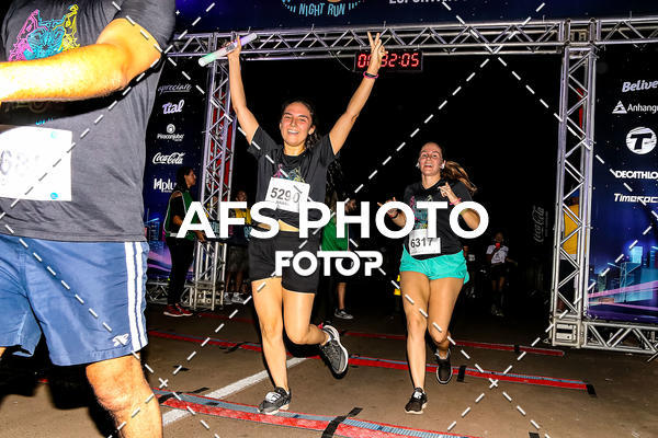 Buy your photos of the eventNeon Night Run 2019 - Brasilia on Fotop