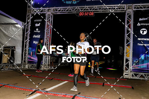 Buy your photos of the eventNeon Night Run 2019 - Brasilia on Fotop