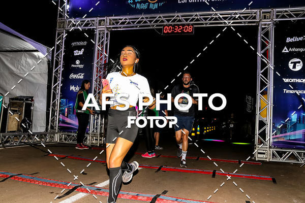 Buy your photos of the eventNeon Night Run 2019 - Brasilia on Fotop