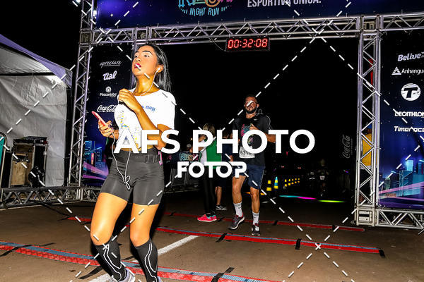 Buy your photos of the eventNeon Night Run 2019 - Brasilia on Fotop
