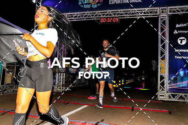 Buy your photos of the eventNeon Night Run 2019 - Brasilia on Fotop