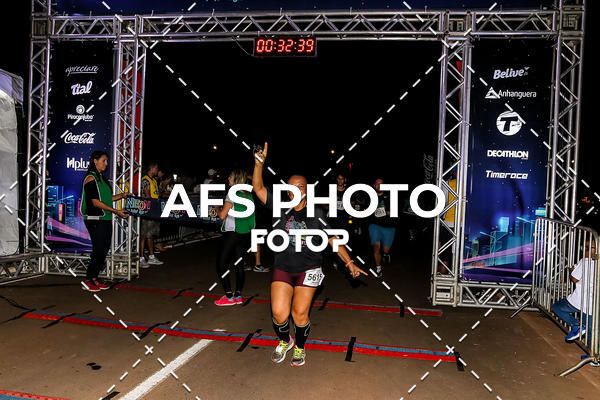 Buy your photos of the eventNeon Night Run 2019 - Brasilia on Fotop