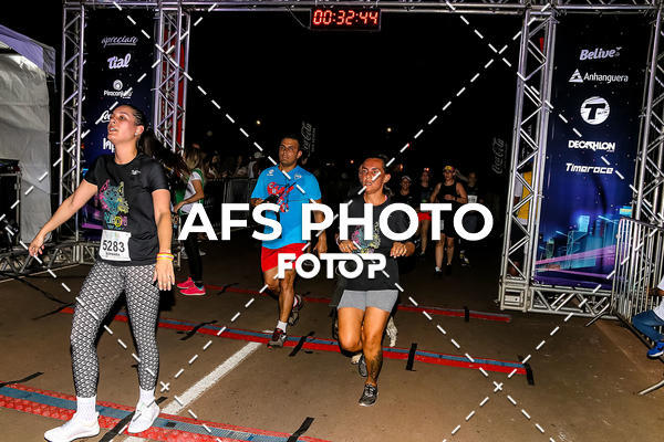 Buy your photos of the eventNeon Night Run 2019 - Brasilia on Fotop