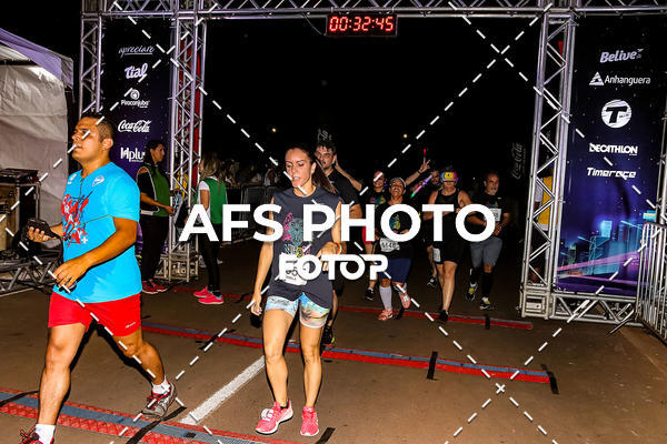Buy your photos of the eventNeon Night Run 2019 - Brasilia on Fotop