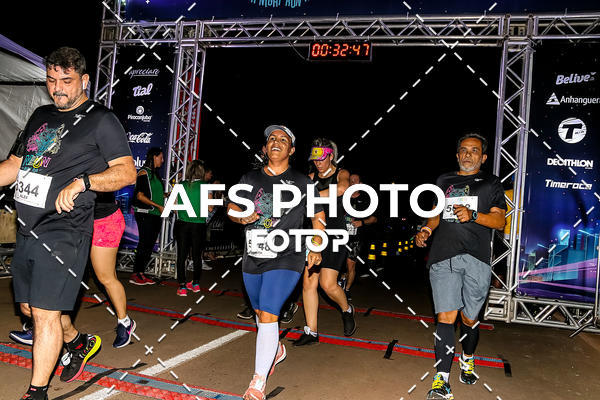 Buy your photos of the eventNeon Night Run 2019 - Brasilia on Fotop