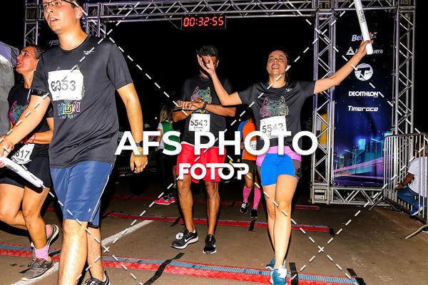 Buy your photos of the eventNeon Night Run 2019 - Brasilia on Fotop