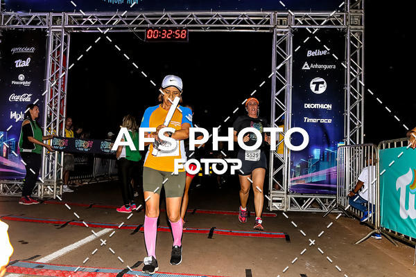 Buy your photos of the eventNeon Night Run 2019 - Brasilia on Fotop