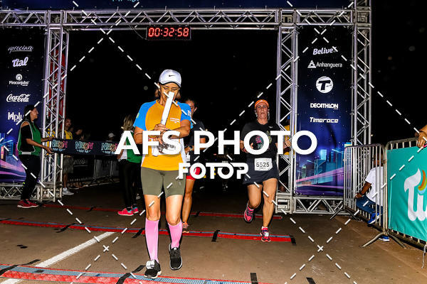 Buy your photos of the eventNeon Night Run 2019 - Brasilia on Fotop