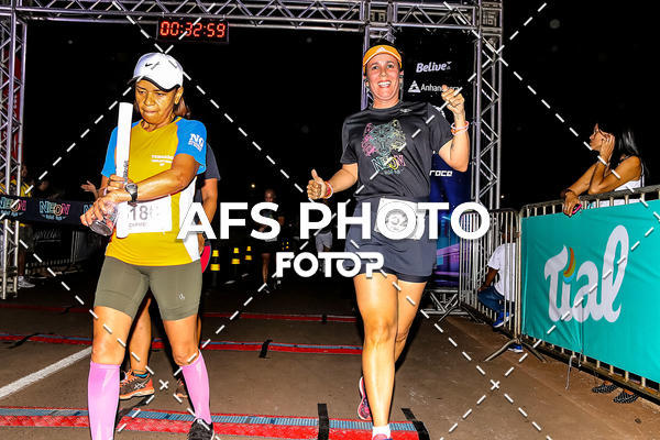 Buy your photos of the eventNeon Night Run 2019 - Brasilia on Fotop