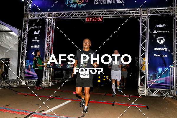 Buy your photos of the eventNeon Night Run 2019 - Brasilia on Fotop