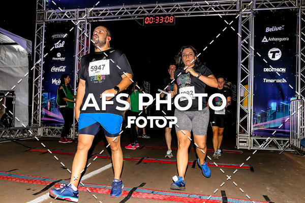 Buy your photos of the eventNeon Night Run 2019 - Brasilia on Fotop