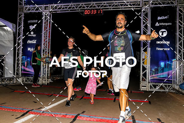 Buy your photos of the eventNeon Night Run 2019 - Brasilia on Fotop