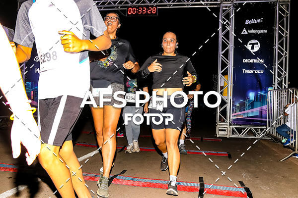 Buy your photos of the eventNeon Night Run 2019 - Brasilia on Fotop