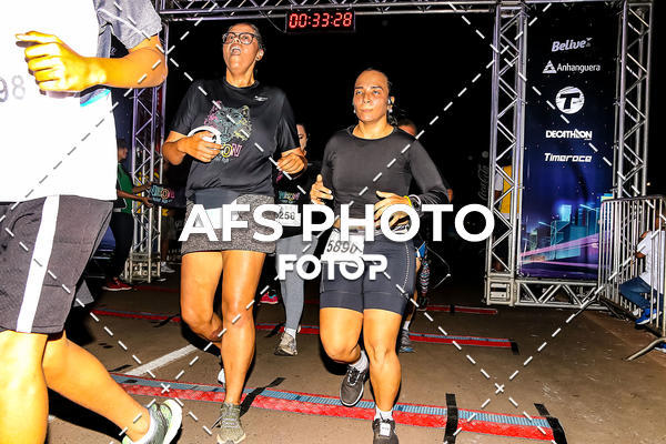 Buy your photos of the eventNeon Night Run 2019 - Brasilia on Fotop