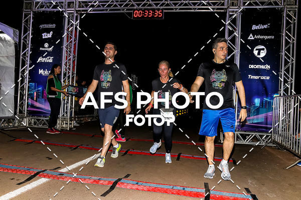Buy your photos of the eventNeon Night Run 2019 - Brasilia on Fotop
