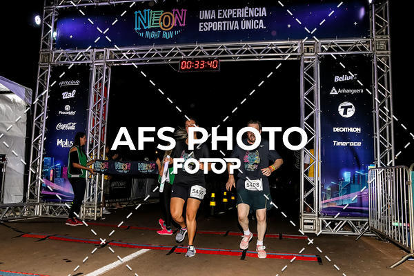 Buy your photos of the eventNeon Night Run 2019 - Brasilia on Fotop