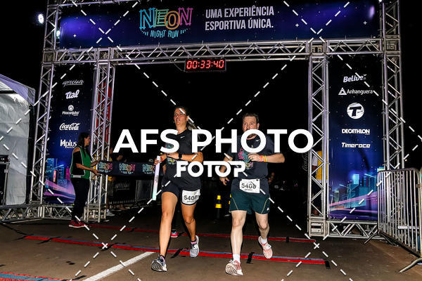 Buy your photos of the eventNeon Night Run 2019 - Brasilia on Fotop