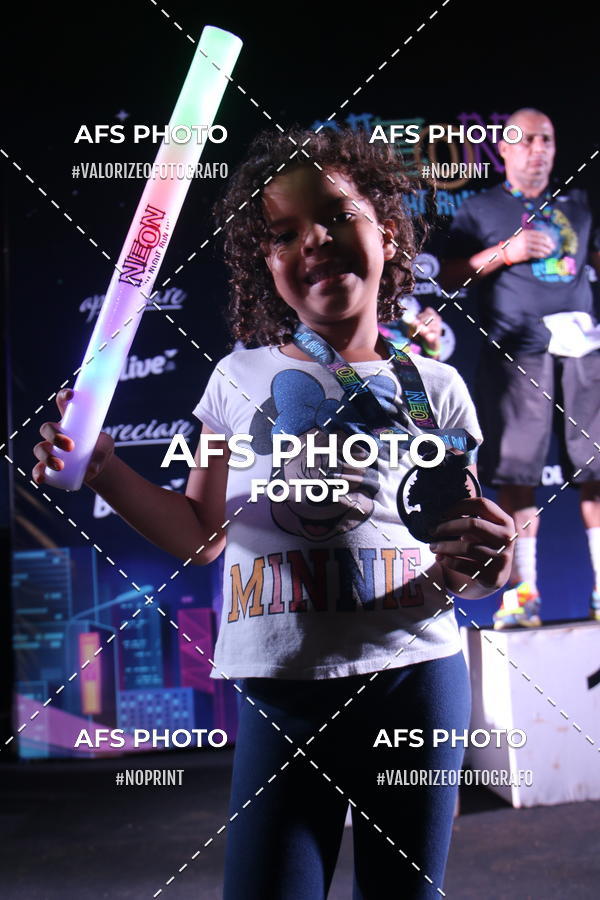 Buy your photos of the eventNeon Night Run 2019 - Brasilia on Fotop