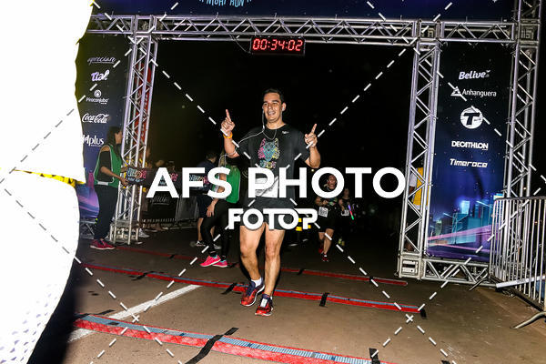 Buy your photos of the eventNeon Night Run 2019 - Brasilia on Fotop