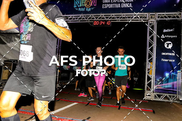 Buy your photos of the eventNeon Night Run 2019 - Brasilia on Fotop